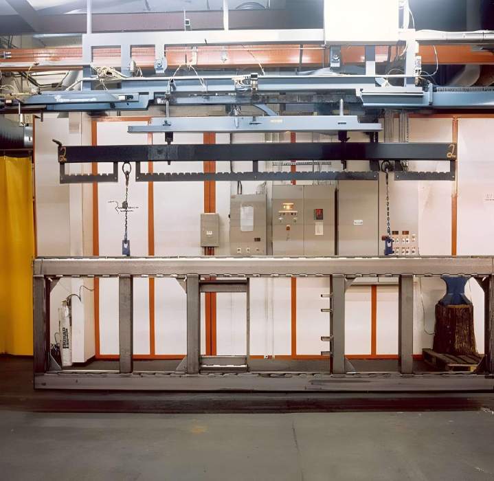 Double-rail overhead conveyor series 2400 France